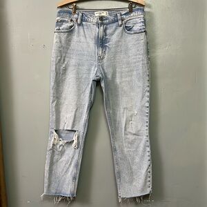 Abercrombie & Fitch The Skinny High Rise Jean